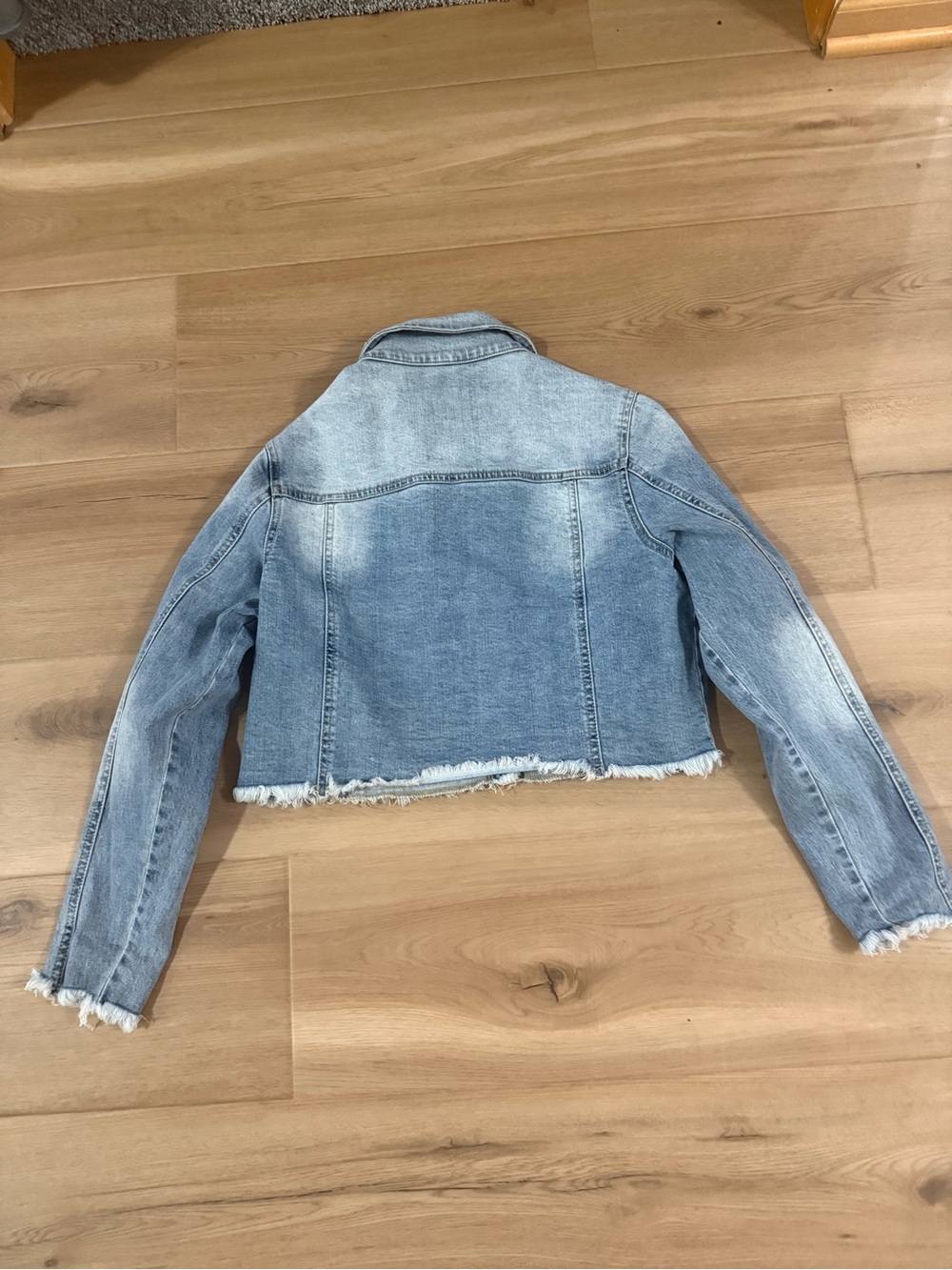 KanCan Light Blue Cropped Denim Jacket with Frayed Hem - Picture 5 of 6